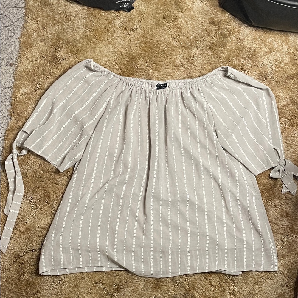Torrid Woman’s Blouse Size 1‎